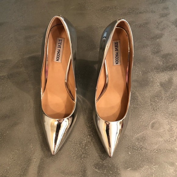STEVE MADDEN Reflective Silver Heels - Picture 9 of 13